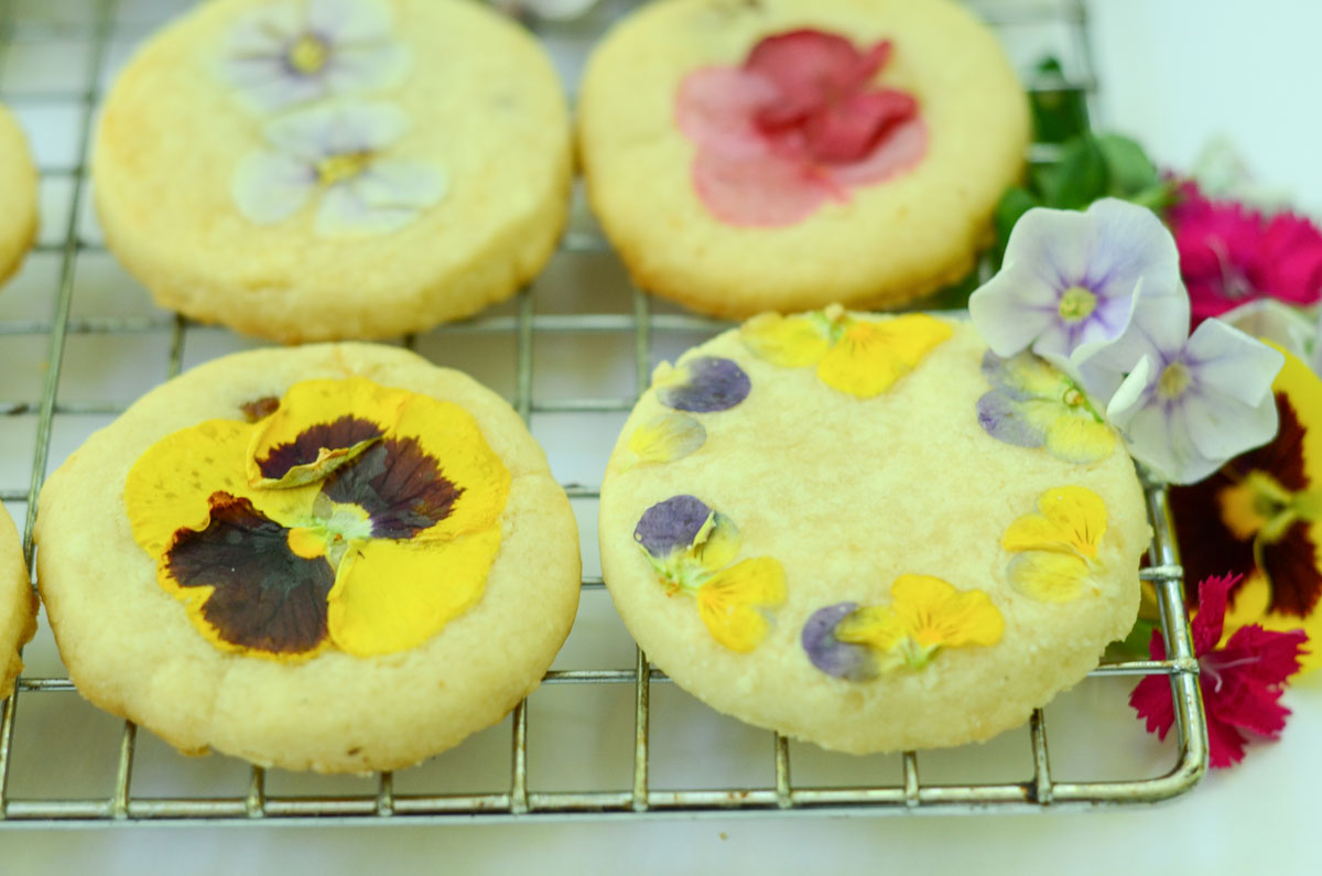 Kwiatowe ciasteczka z okazji letniego przesilenia (+wideo!)