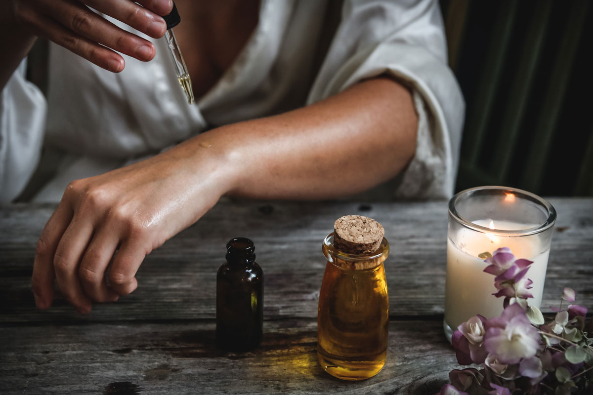 Domowy olejek do masażu na każdą porę roku