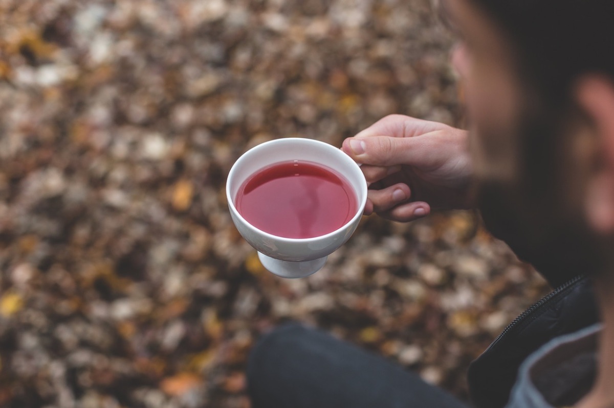 4 przepisy na jesienne herbaty ziołowe, dzięki którym można się rozgrzać